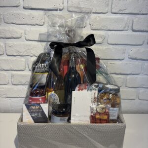 Deluxe Frind Wine Gift Basket